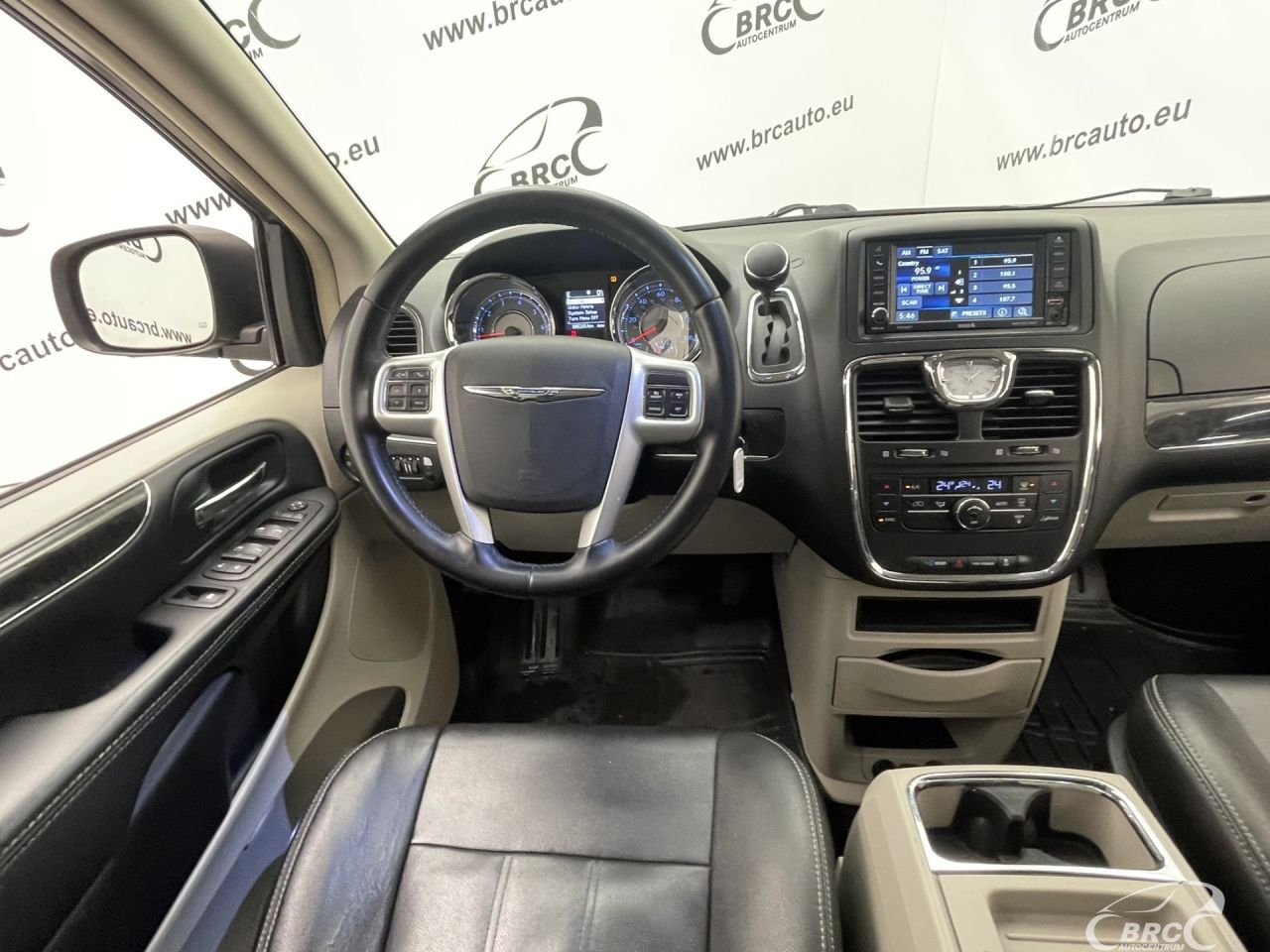 Chrysler Town & Country | 13