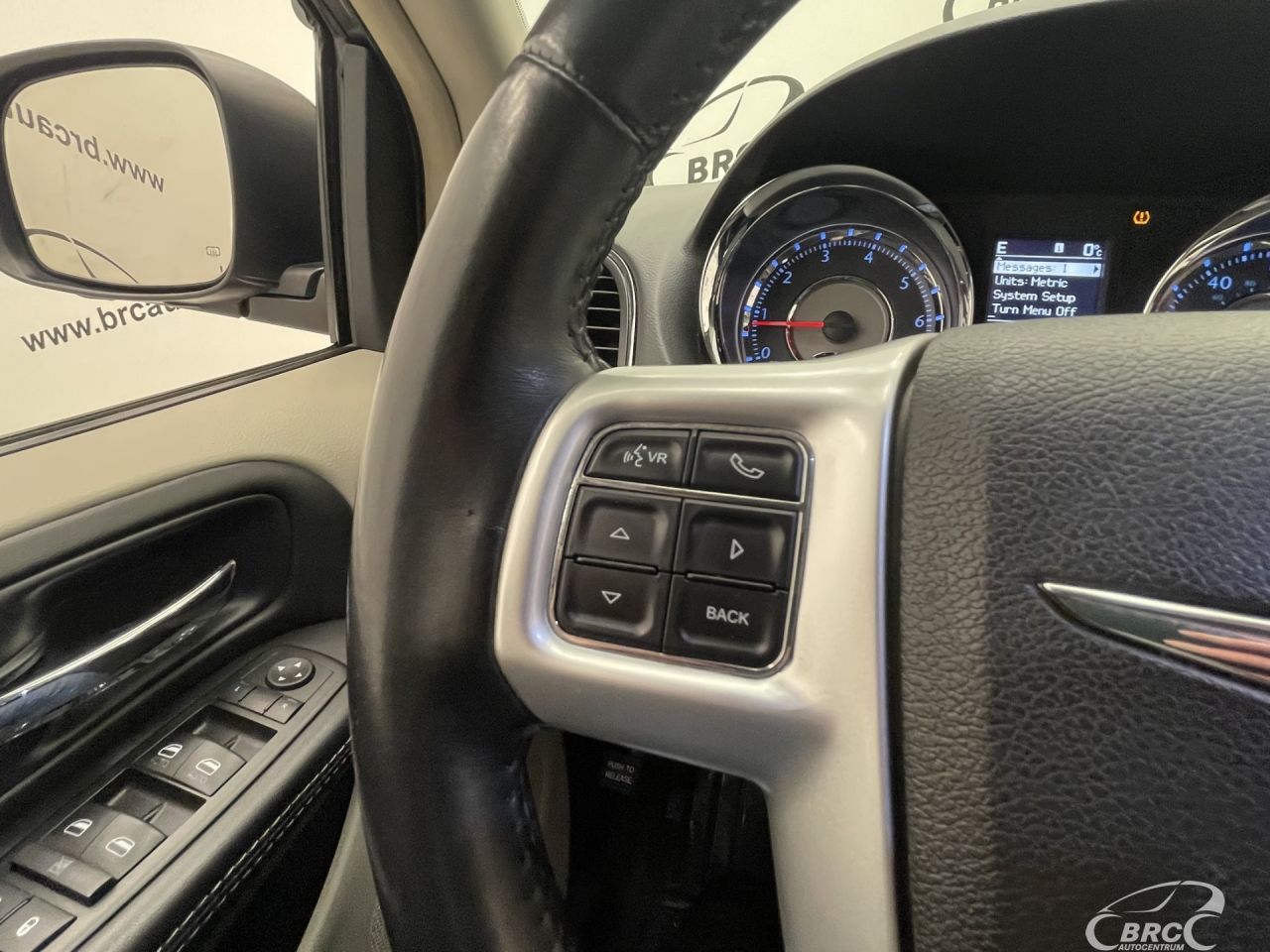 Chrysler Town & Country | 29