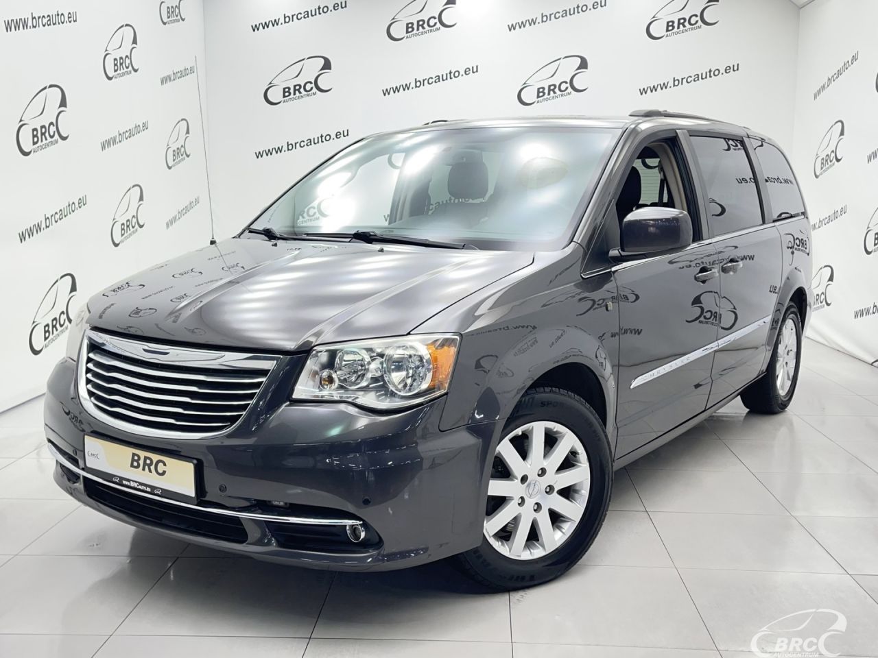 Chrysler Town & Country | 36