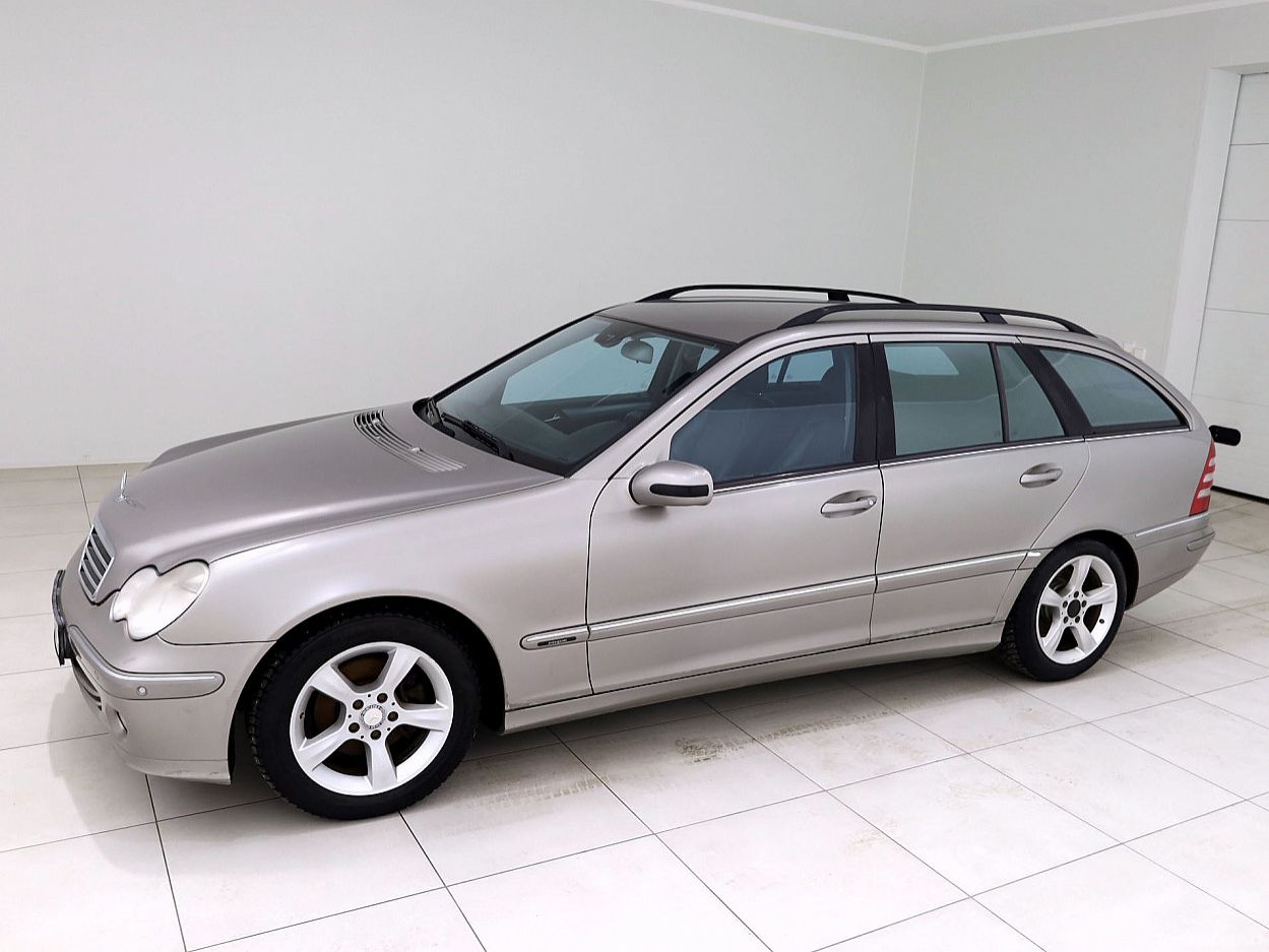 Mercedes-Benz C200 | 1