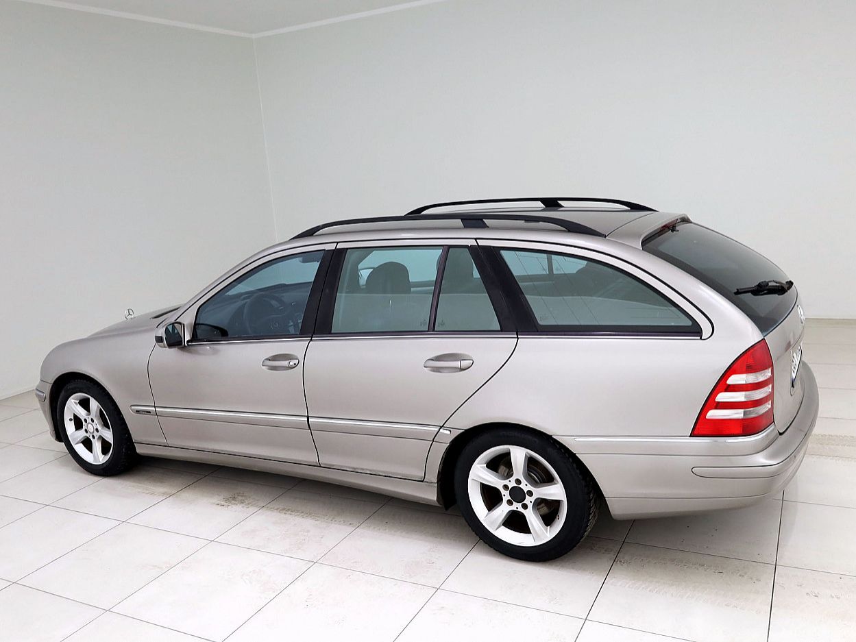 Mercedes-Benz C200 | 3