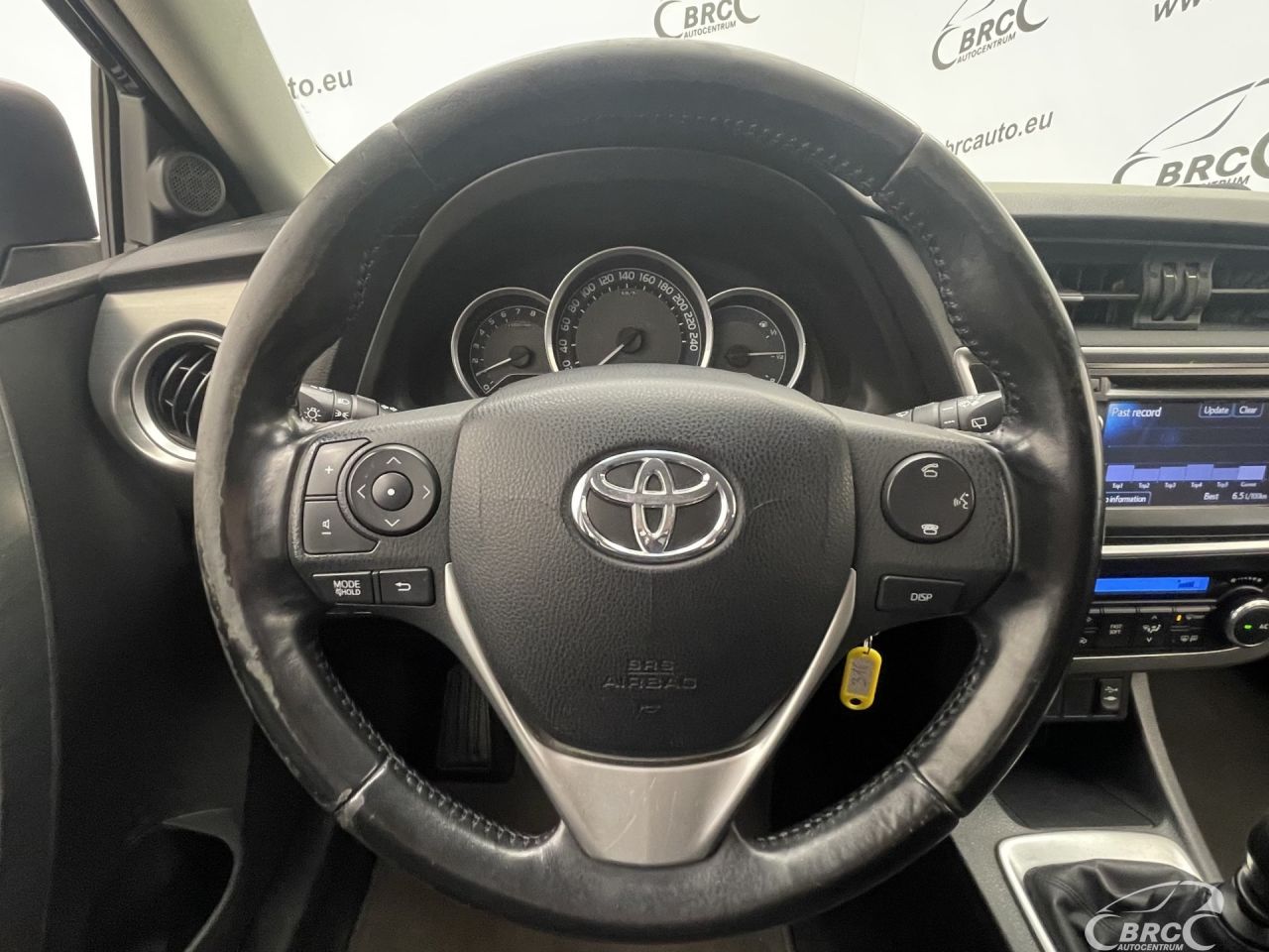 Toyota Auris | 26