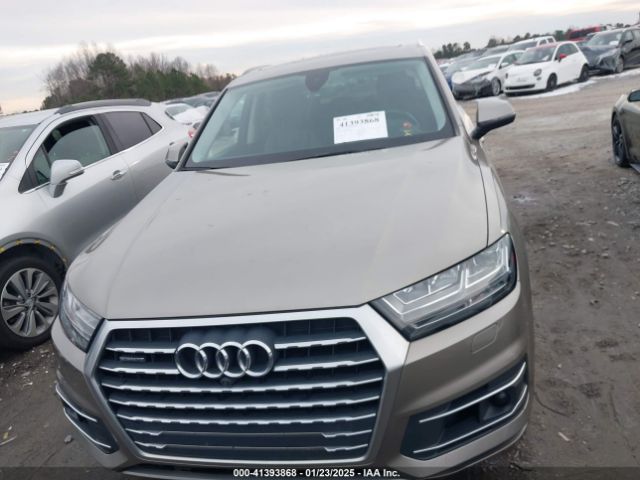 Audi Q7 | 12