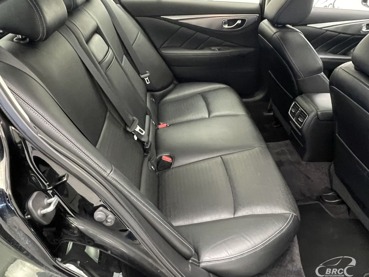 Infiniti Q50 | 10