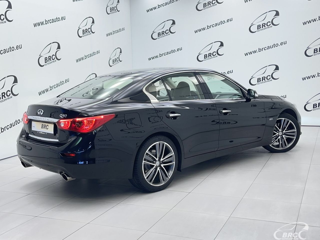 Infiniti Q50 | 1
