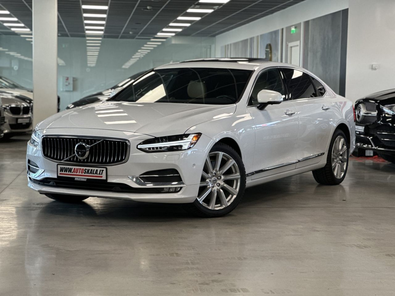 Volvo S90 | 4