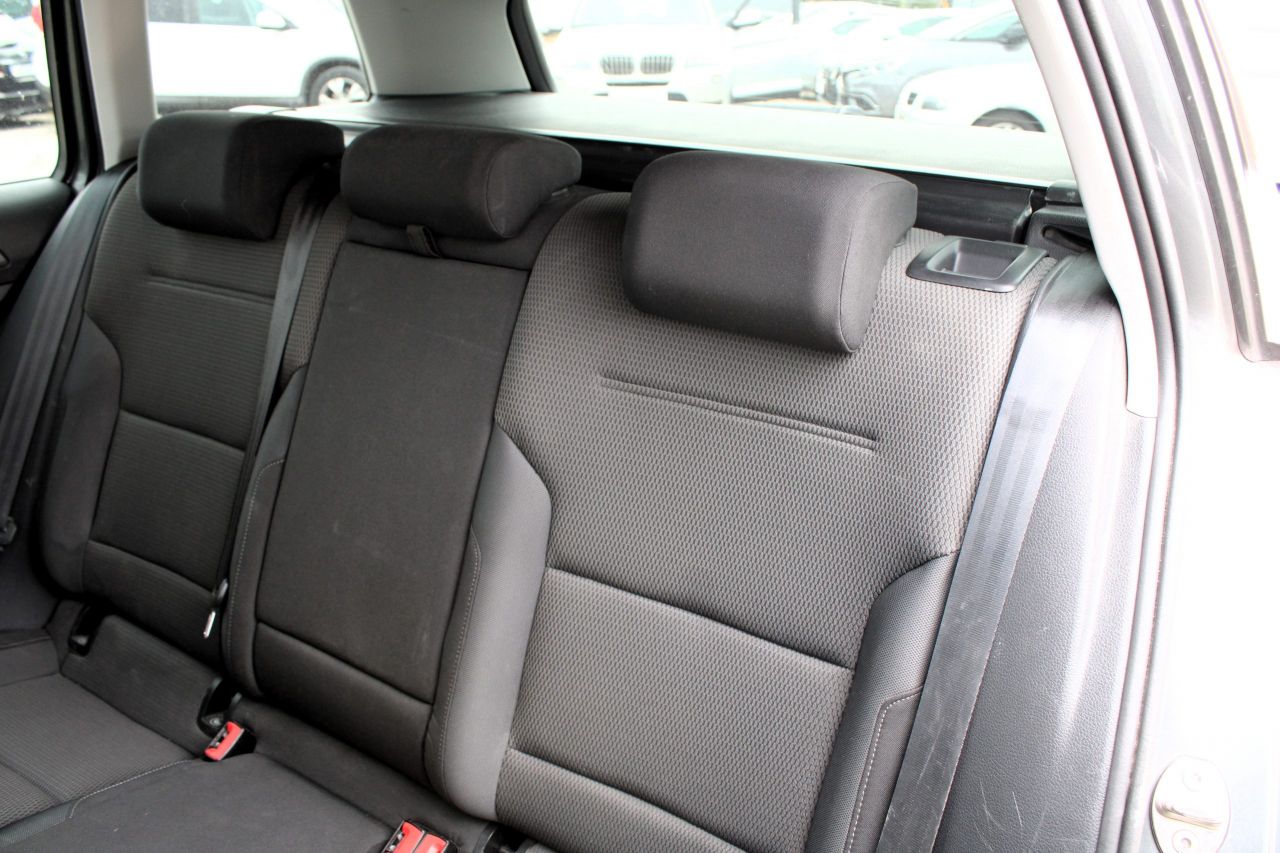 Volkswagen Golf | 9