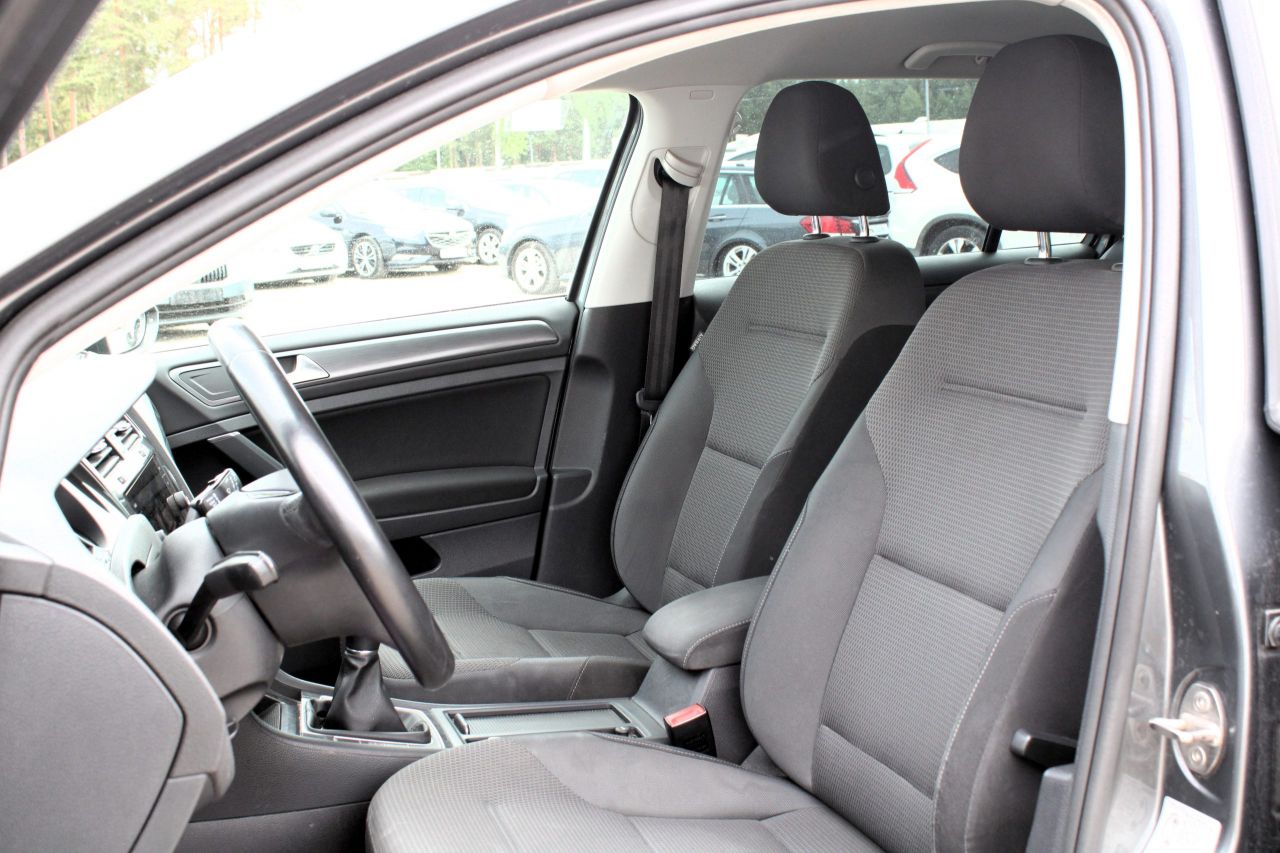 Volkswagen Golf | 4