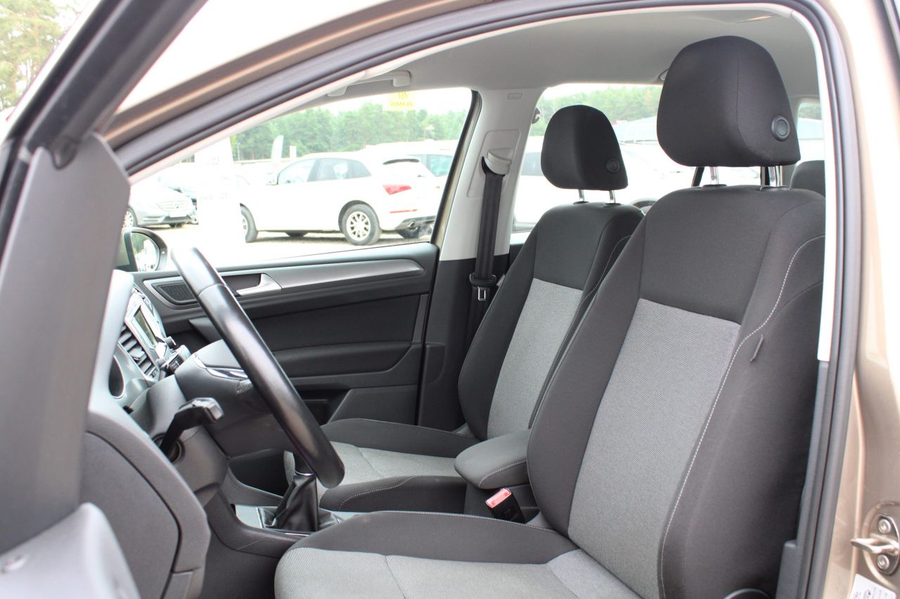Volkswagen Golf | 4