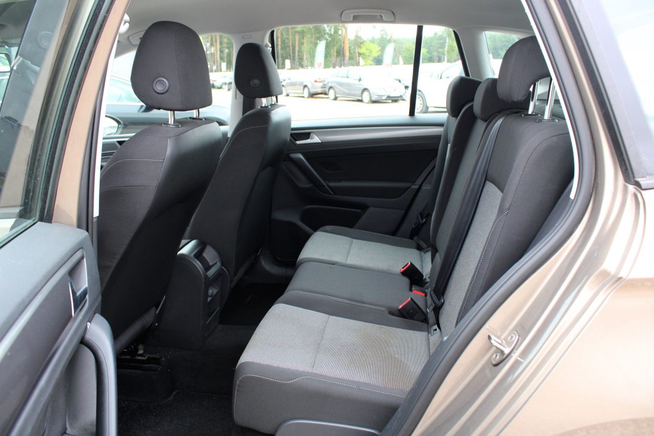 Volkswagen Golf | 10