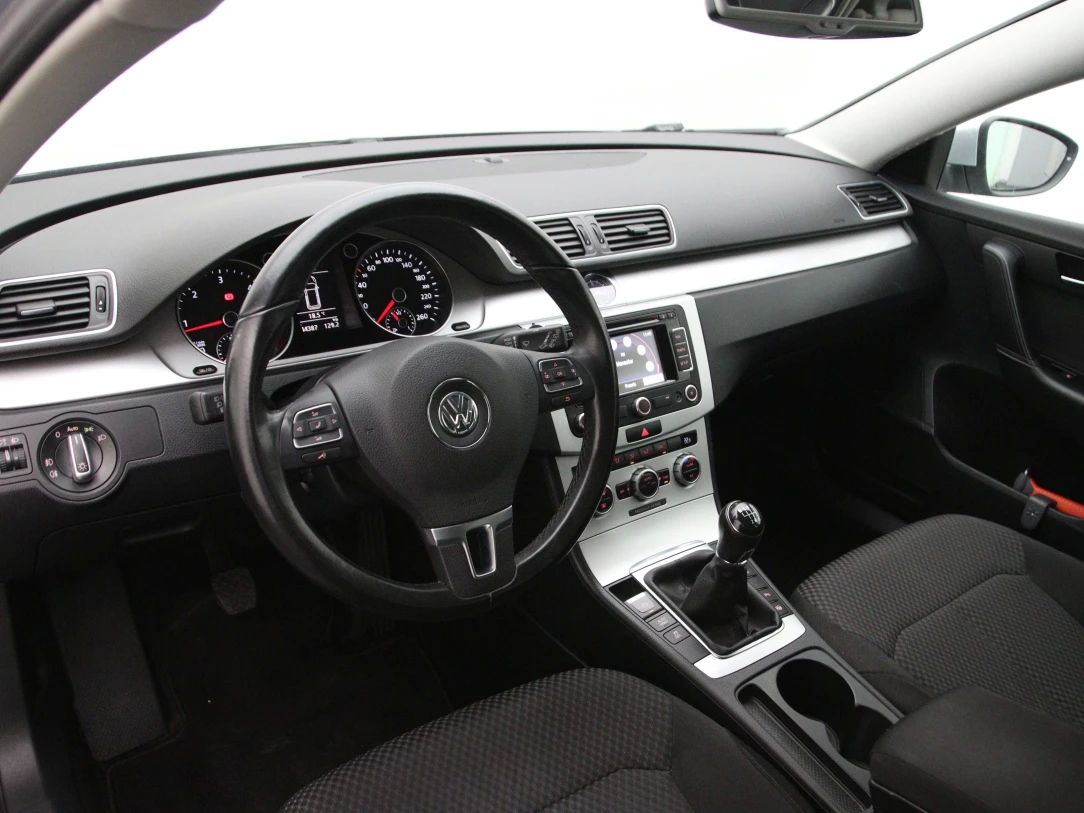 Volkswagen Passat | 14