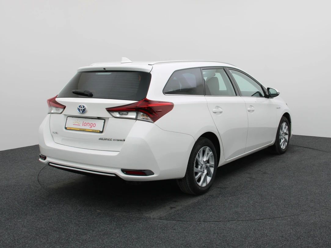 Toyota Auris | 5