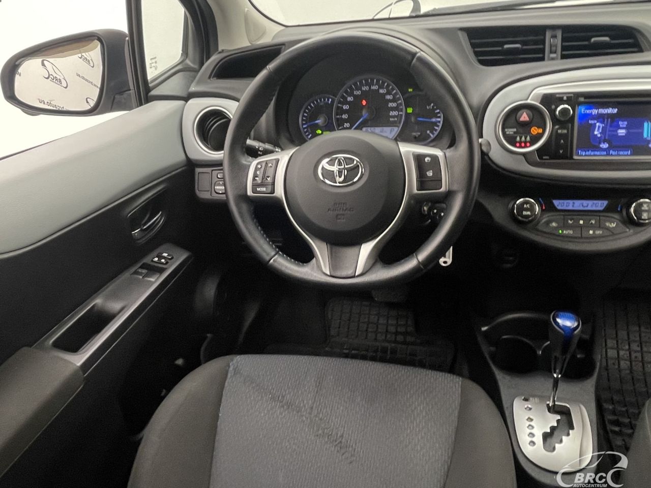 Toyota Yaris | 12