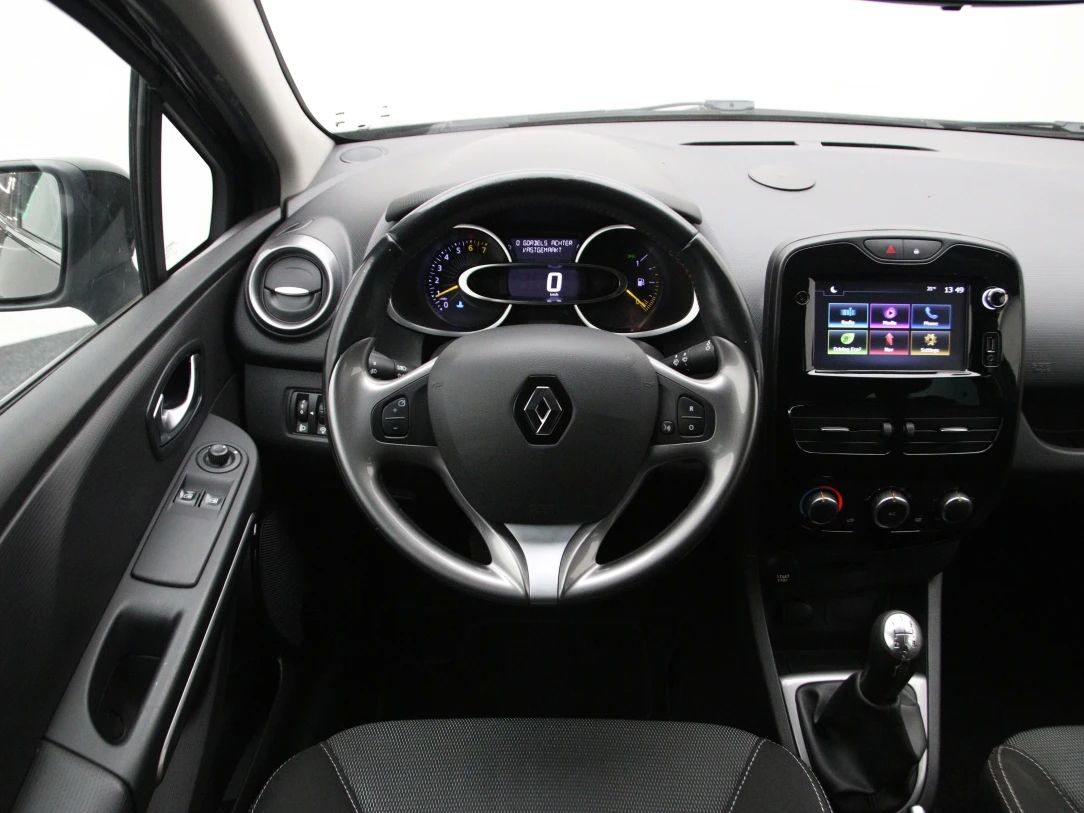 Renault Clio | 16