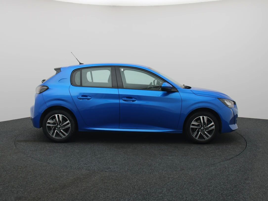 Peugeot 208 | 8