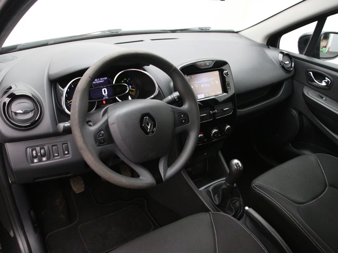 Renault Clio | 15