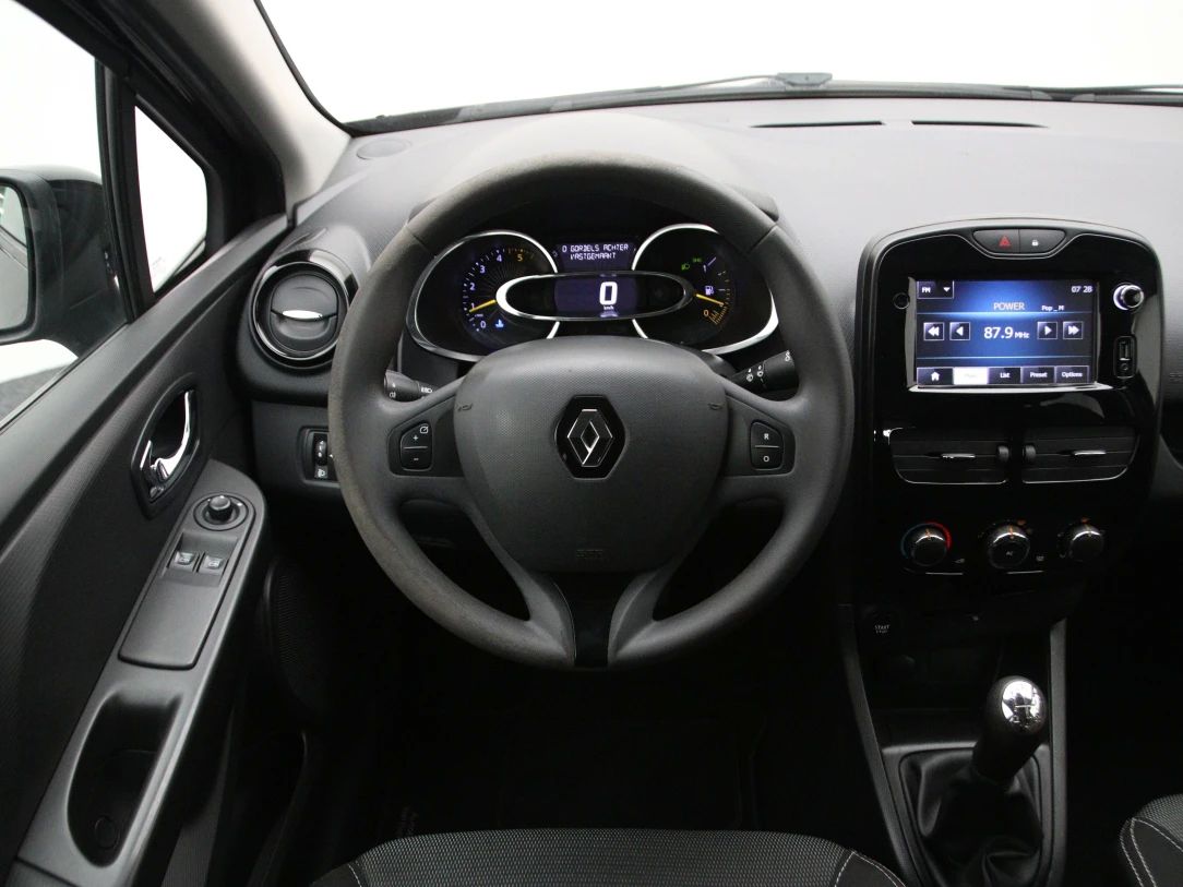 Renault Clio | 16