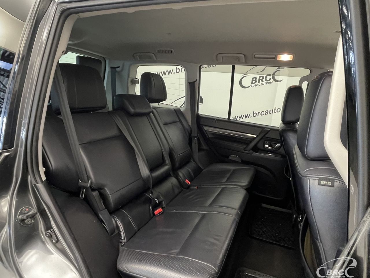 Mitsubishi Pajero | 8