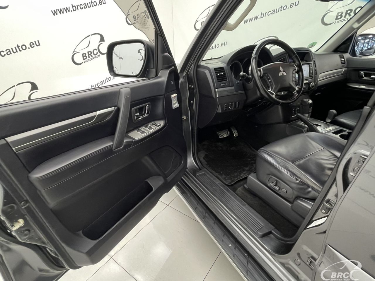 Mitsubishi Pajero | 14