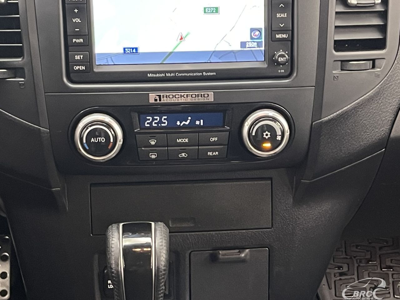 Mitsubishi Pajero | 12