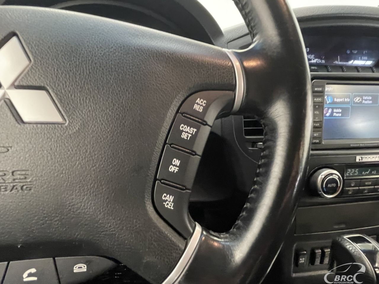 Mitsubishi Pajero | 27