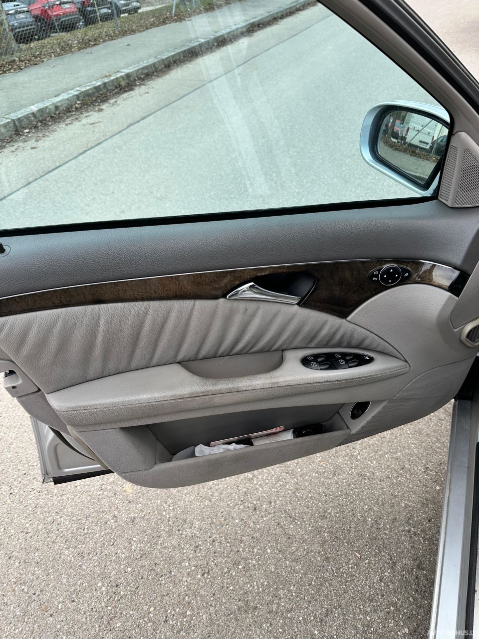 Mercedes-Benz E220 | 11