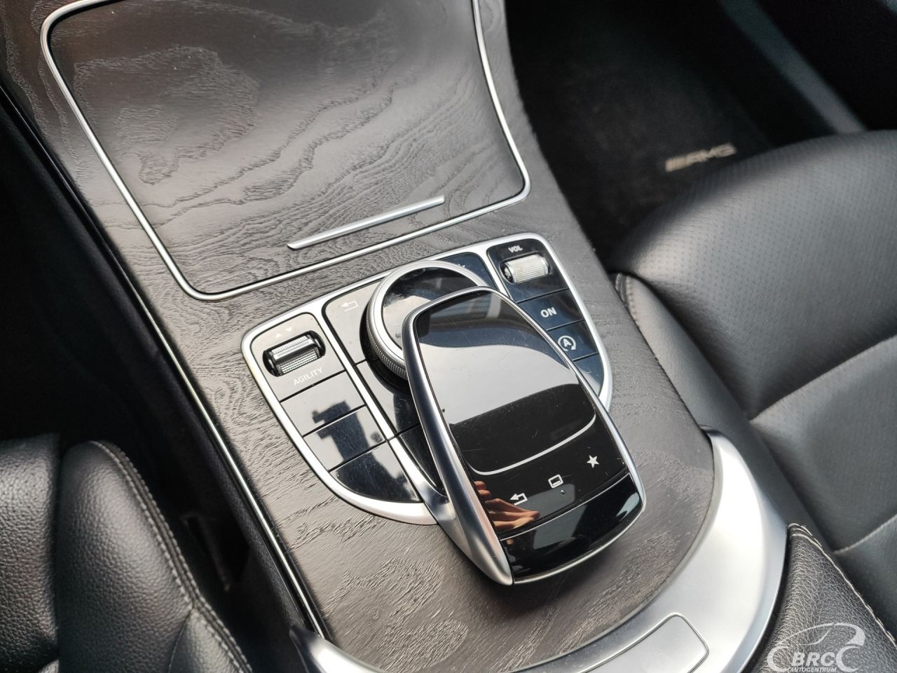 Mercedes-Benz C300 | 24