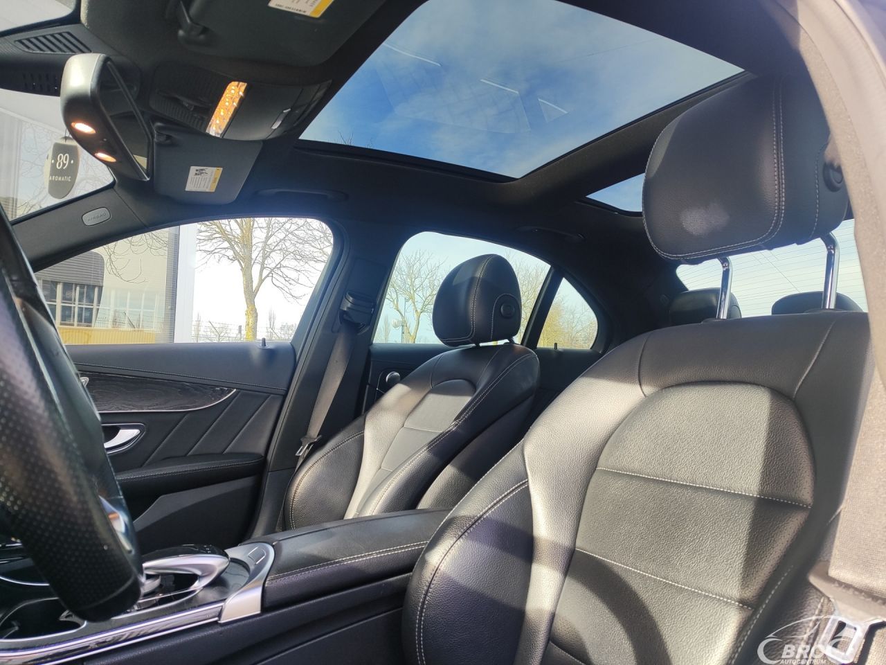 Mercedes-Benz C300 | 16