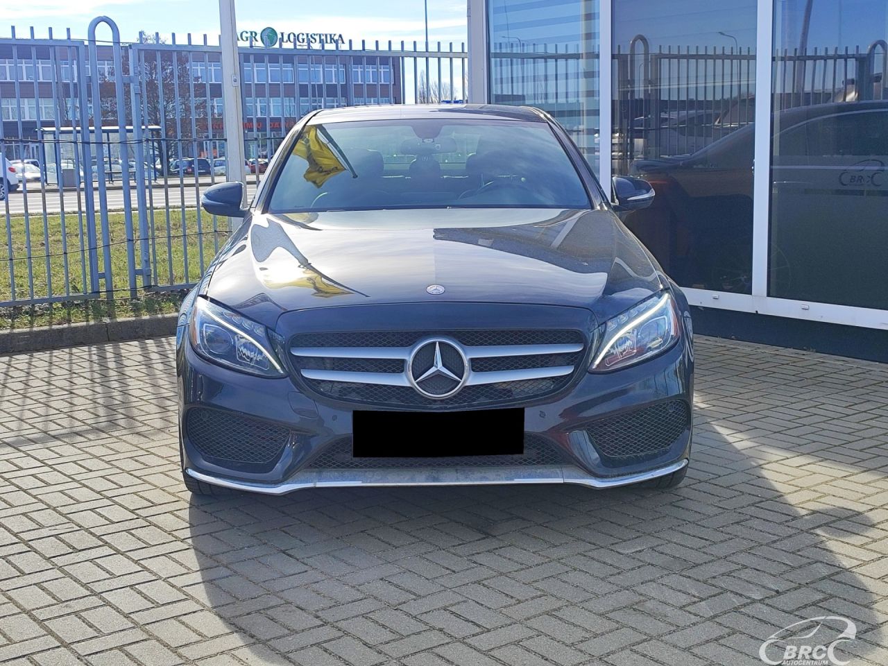 Mercedes-Benz C300 | 32
