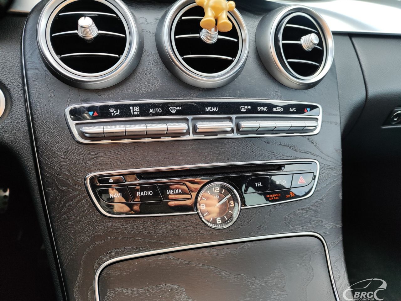 Mercedes-Benz C300 | 25