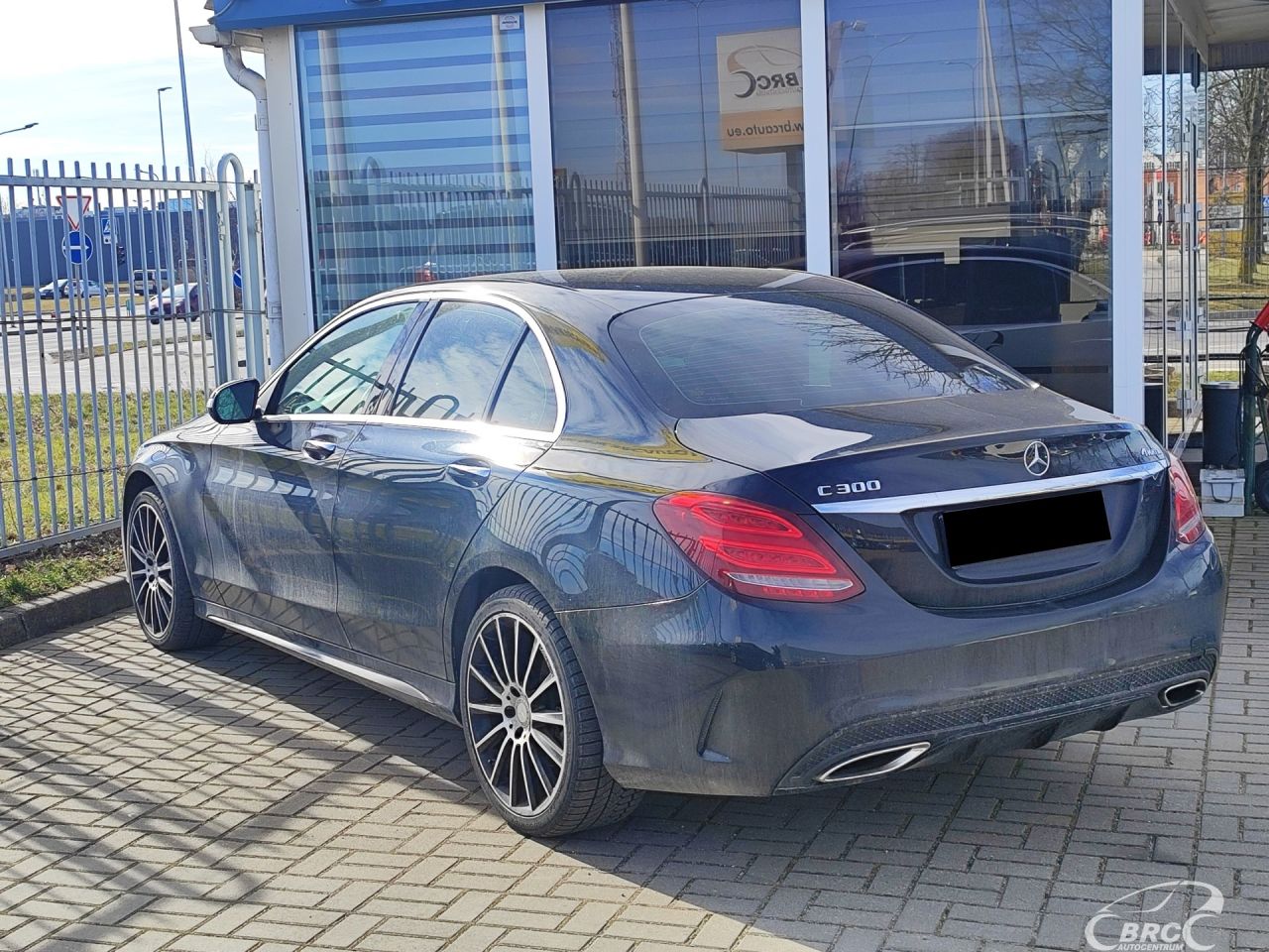 Mercedes-Benz C300 | 34
