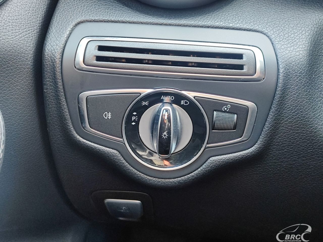 Mercedes-Benz C300 | 18