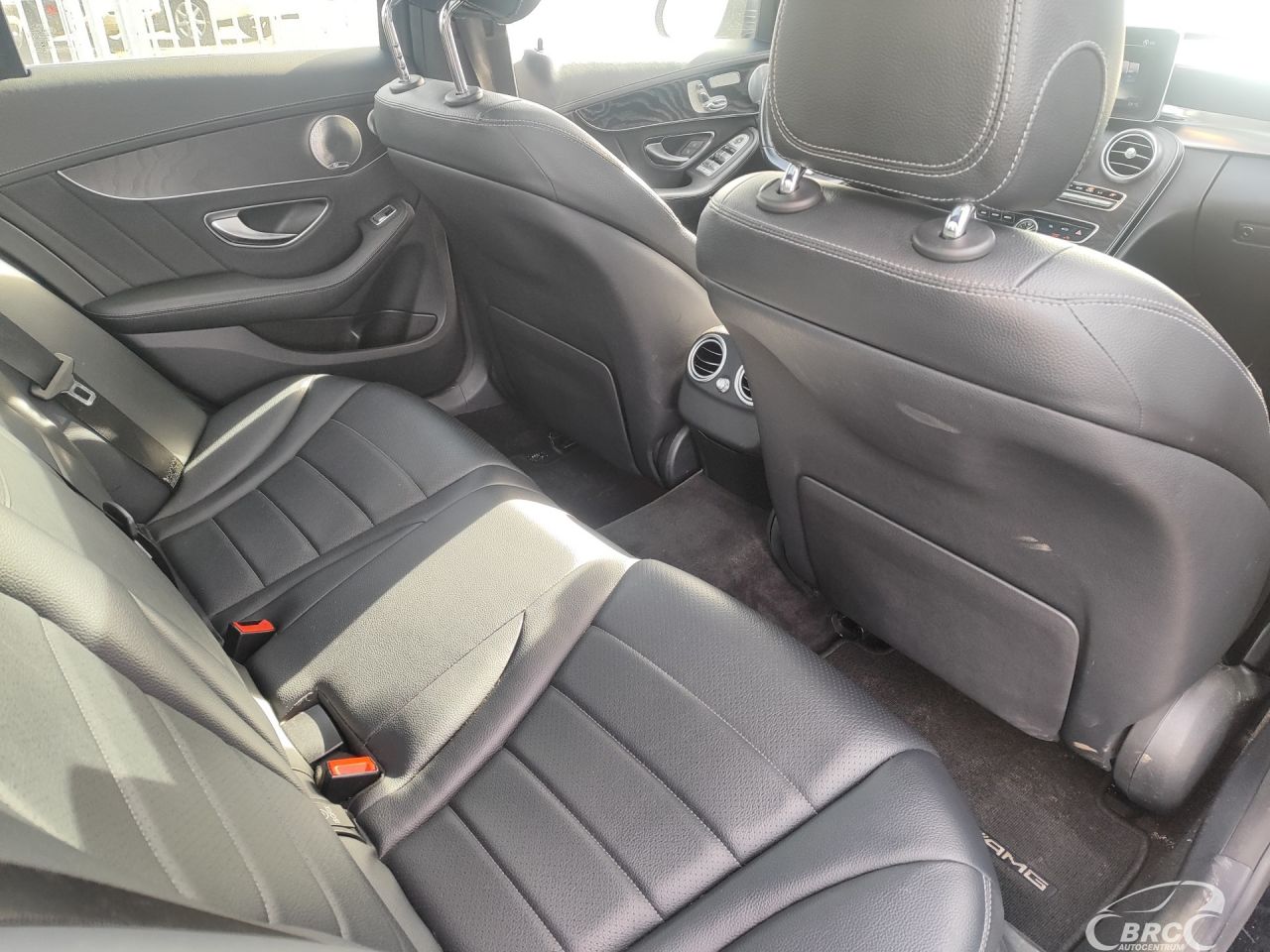 Mercedes-Benz C300 | 9