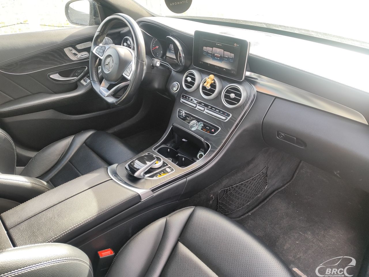 Mercedes-Benz C300 | 7