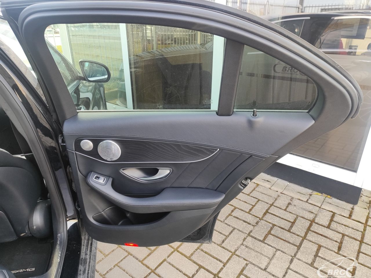 Mercedes-Benz C300 | 8