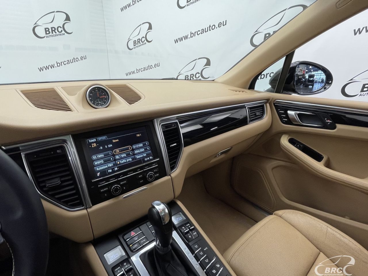 Porsche Macan | 24
