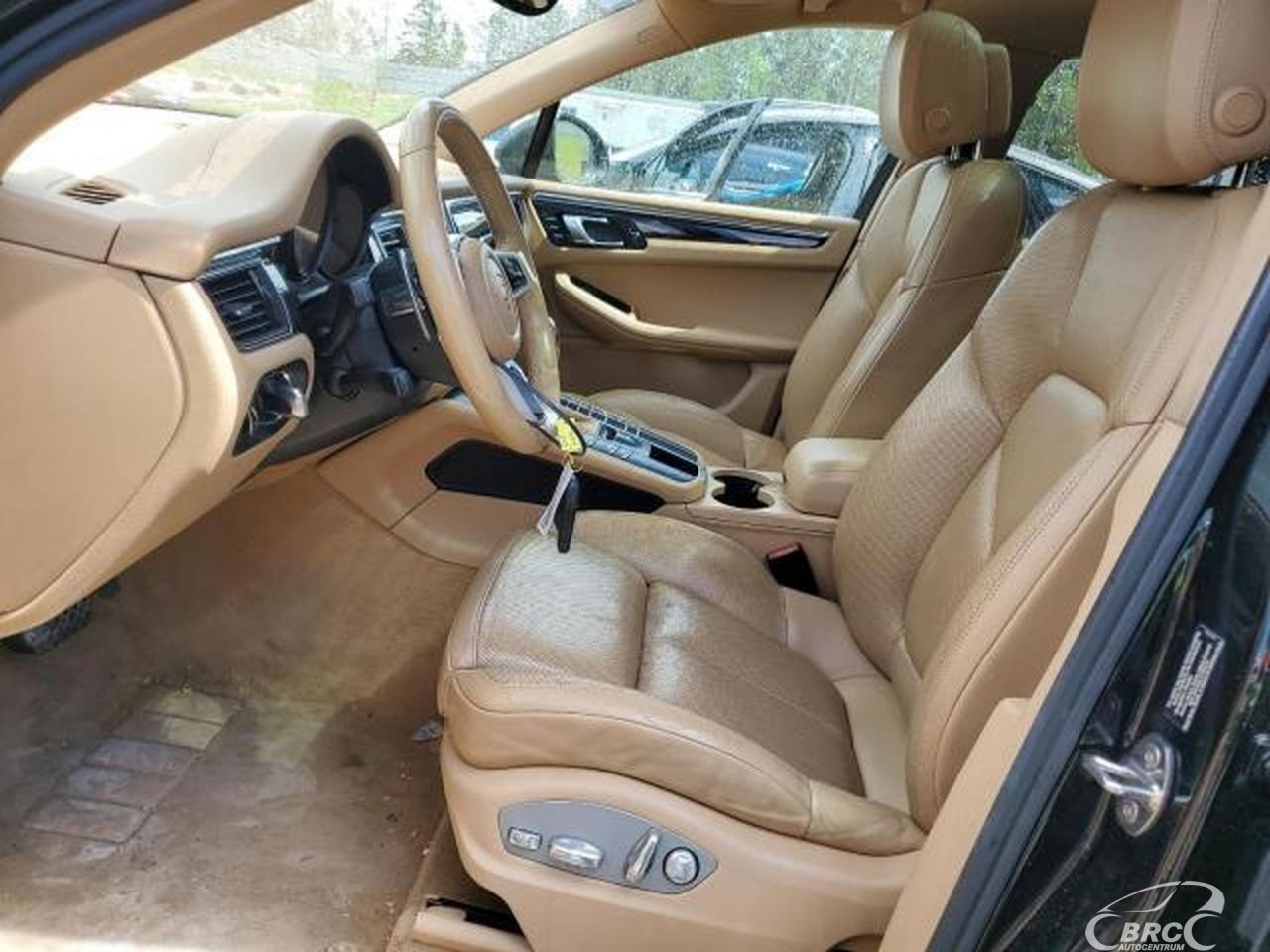 Porsche Macan | 53