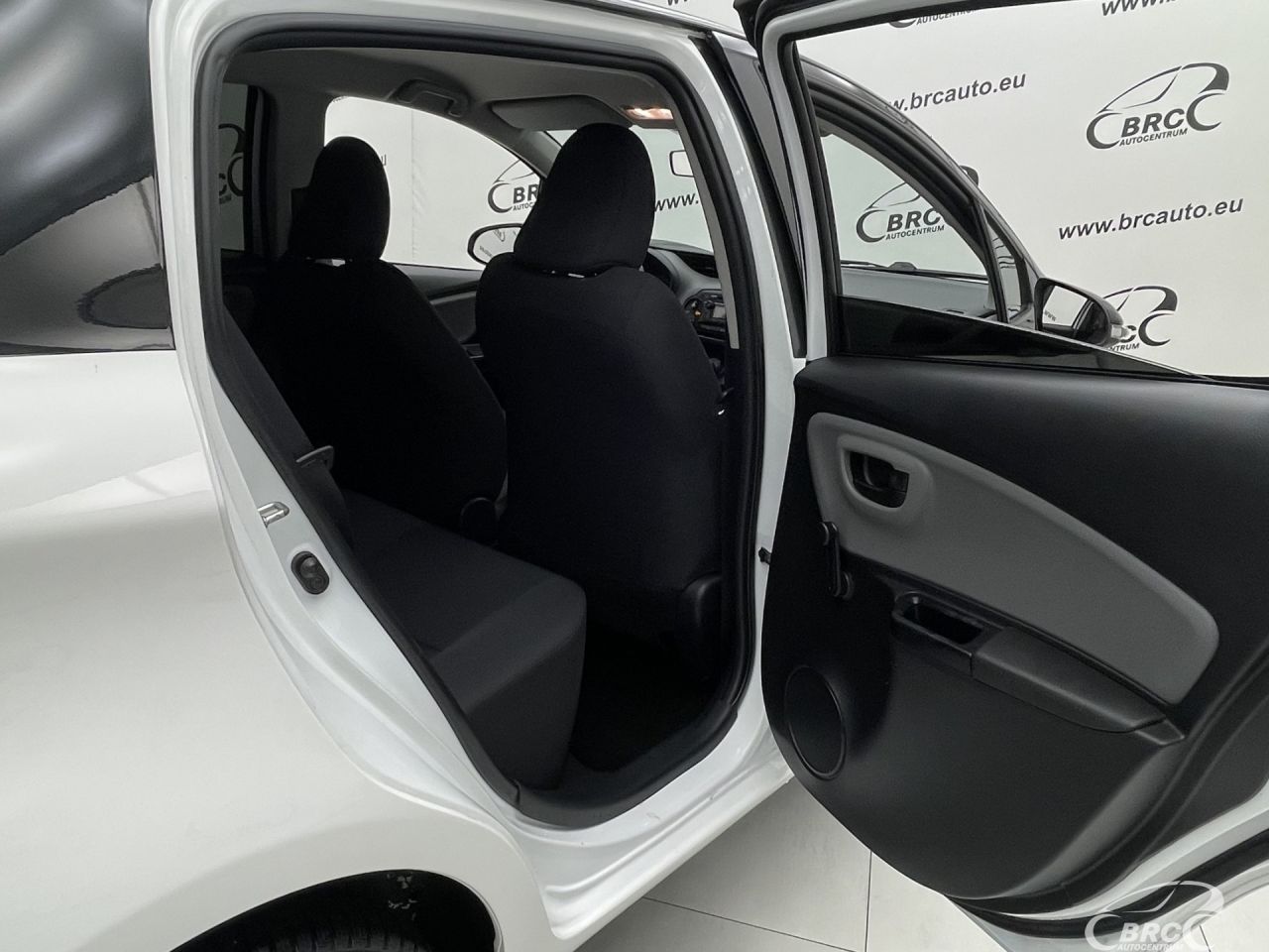 Toyota Yaris | 10