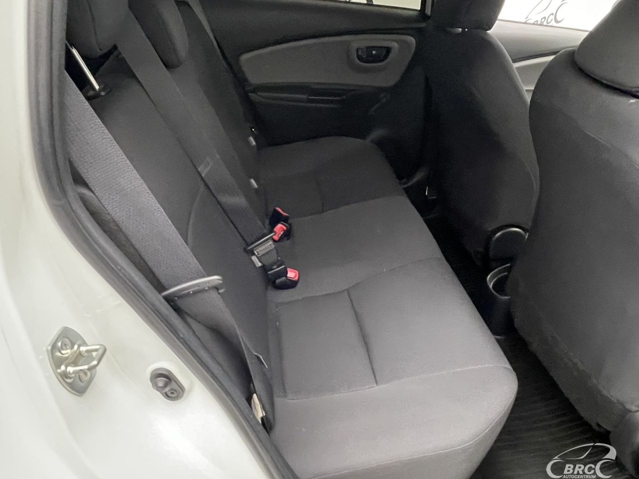 Toyota Yaris | 8