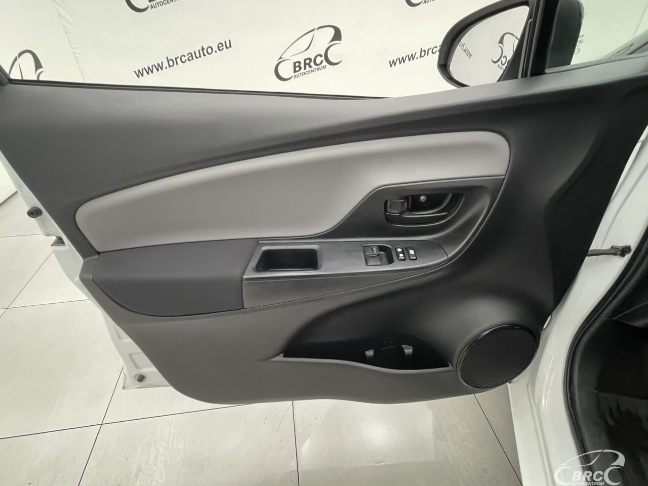 Toyota Yaris | 17