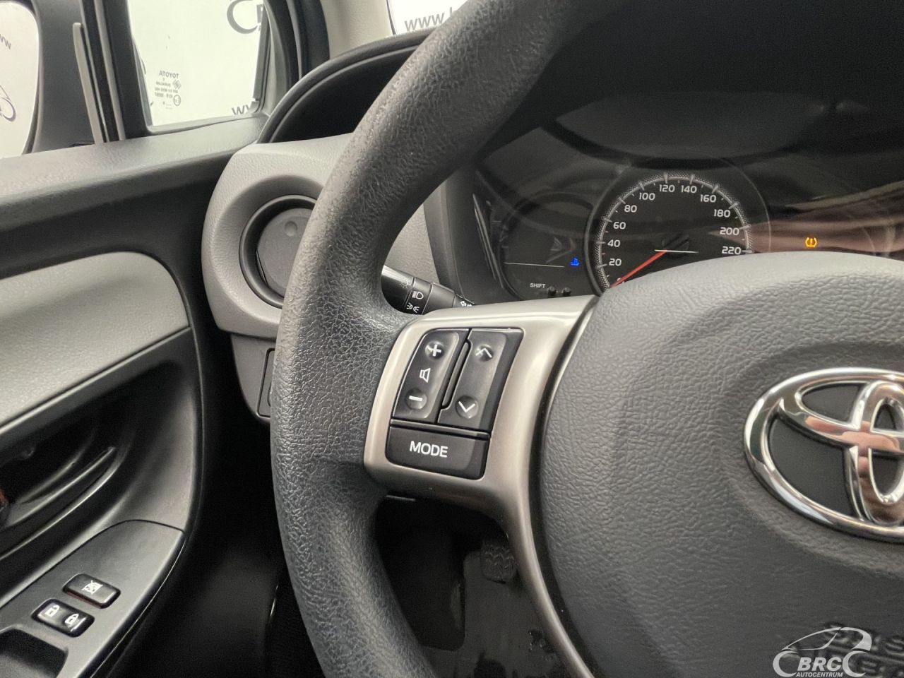Toyota Yaris | 27