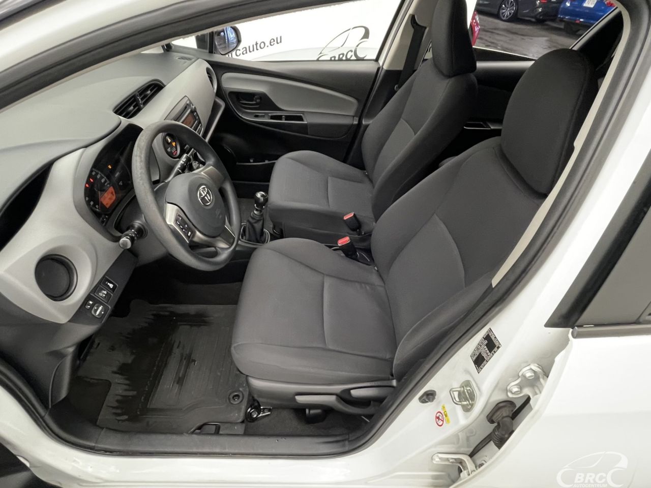 Toyota Yaris | 18