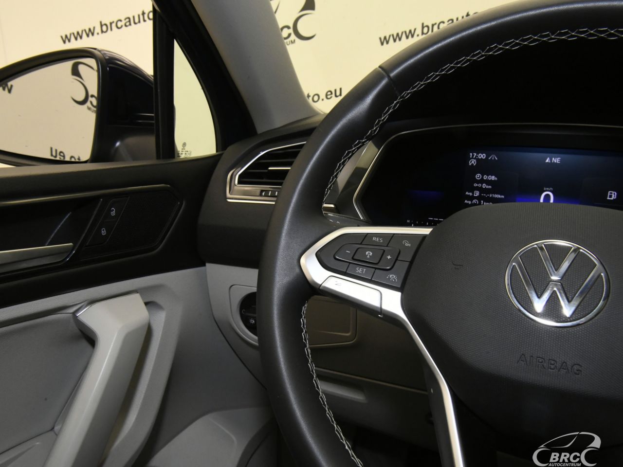 Volkswagen Tiguan | 28