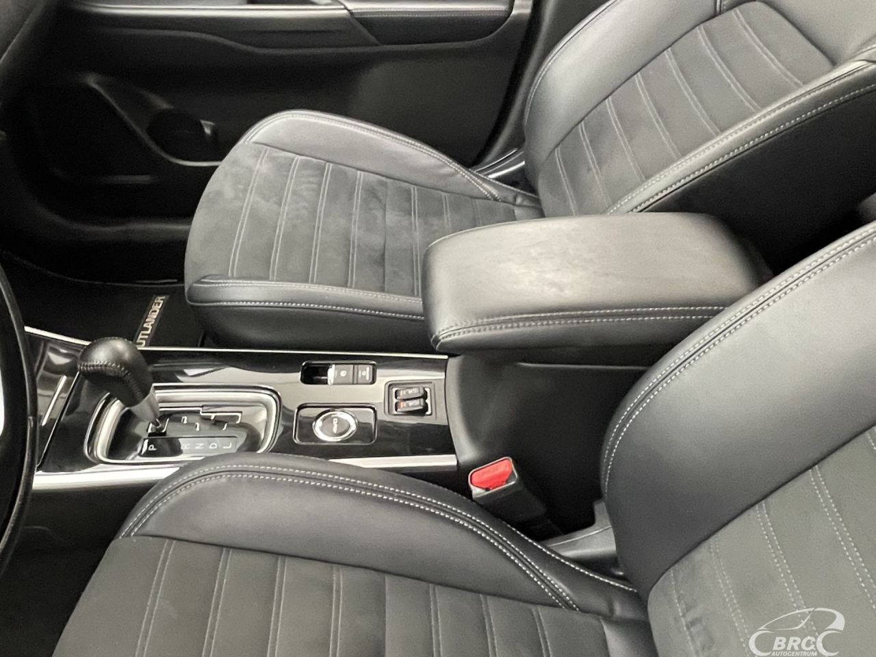 Mitsubishi Outlander | 24