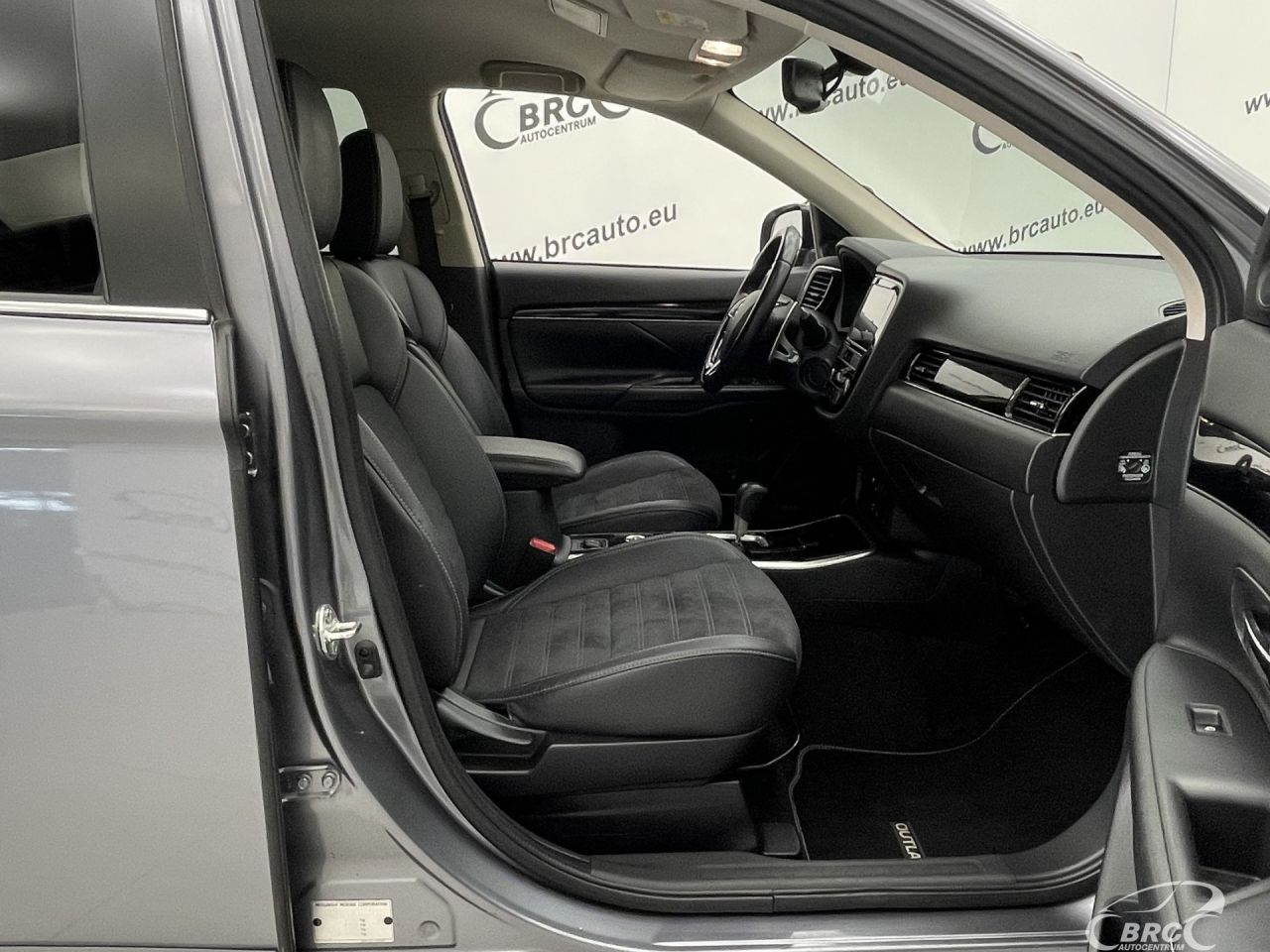 Mitsubishi Outlander | 3