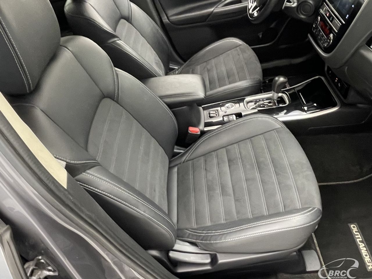 Mitsubishi Outlander | 4