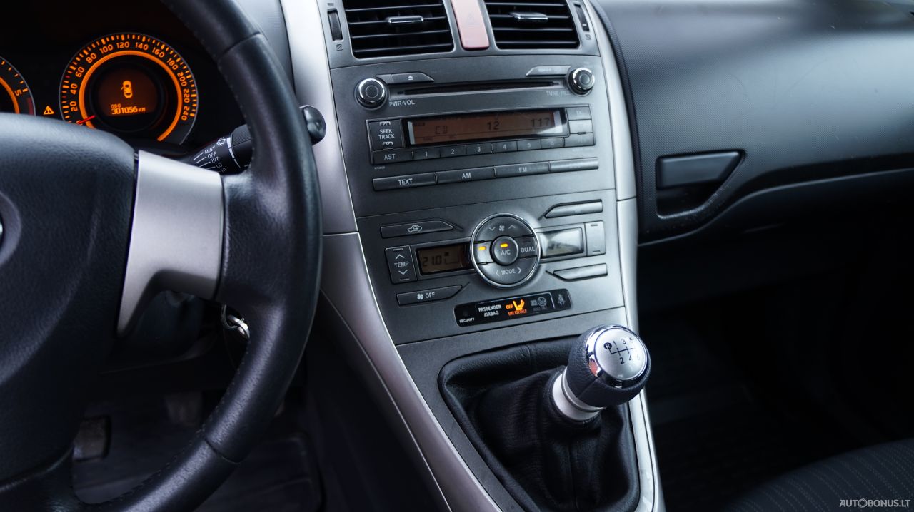 Toyota Auris | 10