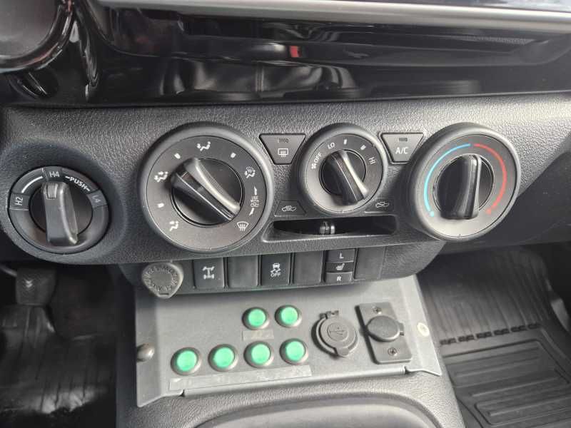 Toyota Hilux | 16