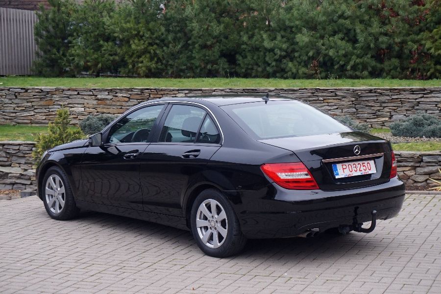 Mercedes-Benz C220 | 2