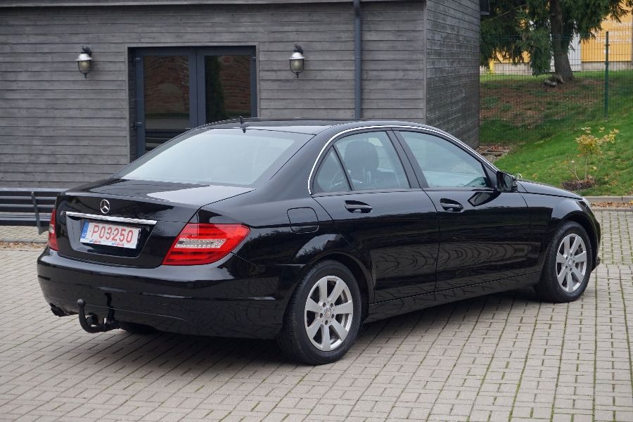 Mercedes-Benz C220 | 3